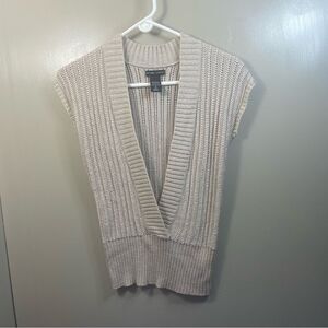 New‎ York & Company Cream V-Neck Sweater size small